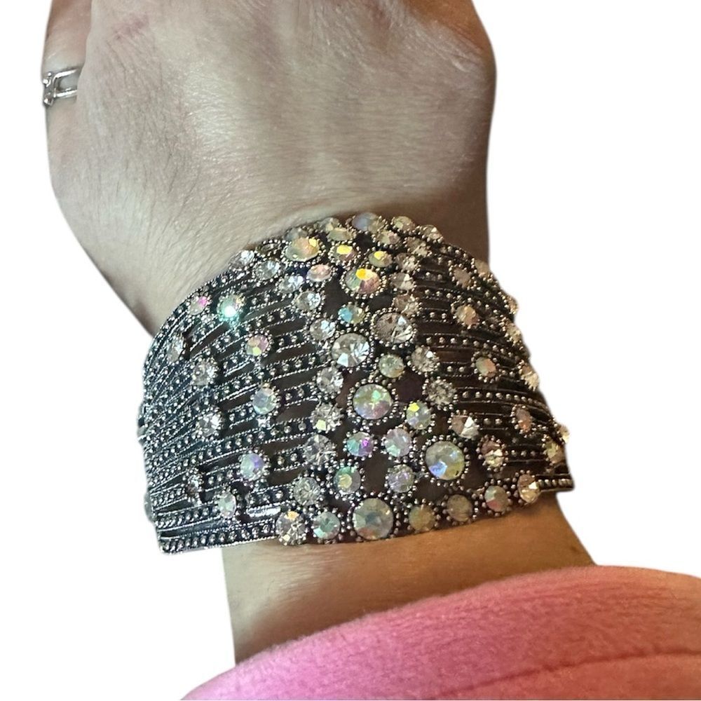 Sparkling Rhinestone Bracelet. Aurora Borealis clamper bracelet.Missing 2 stones - Picture 4 of 6